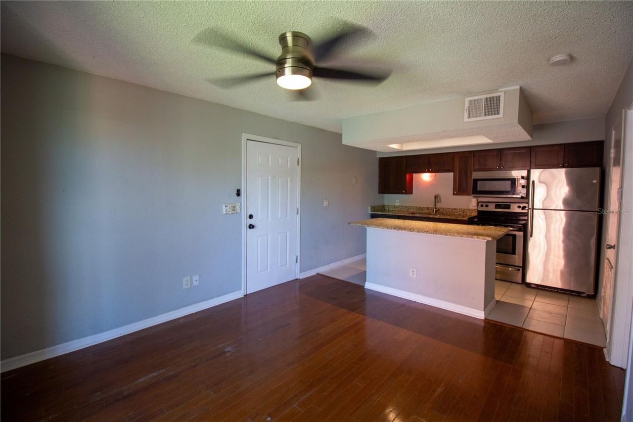 10200 Gandy Boulevard N, Unit 402, Saint Petersburg, FL 33702 Photo