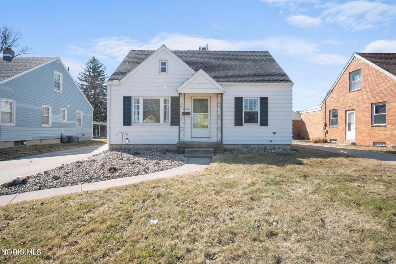 2544 Cawdor Road , Oregon, OH 43616 Main Photo