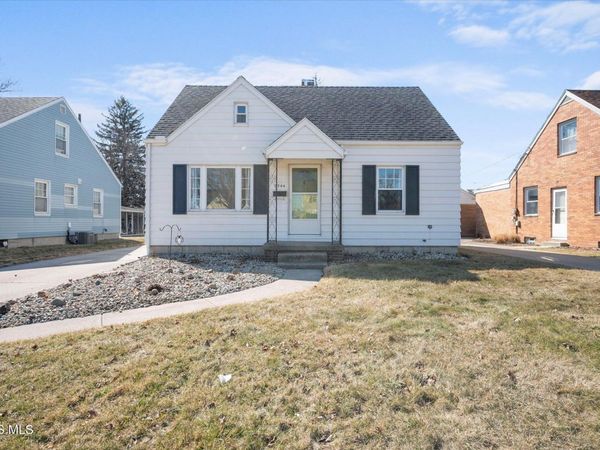 2544 Cawdor Road , Oregon, OH 43616