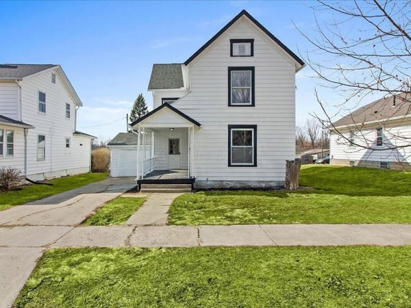 633 N Detroit Street , Bellefontaine, OH 43311