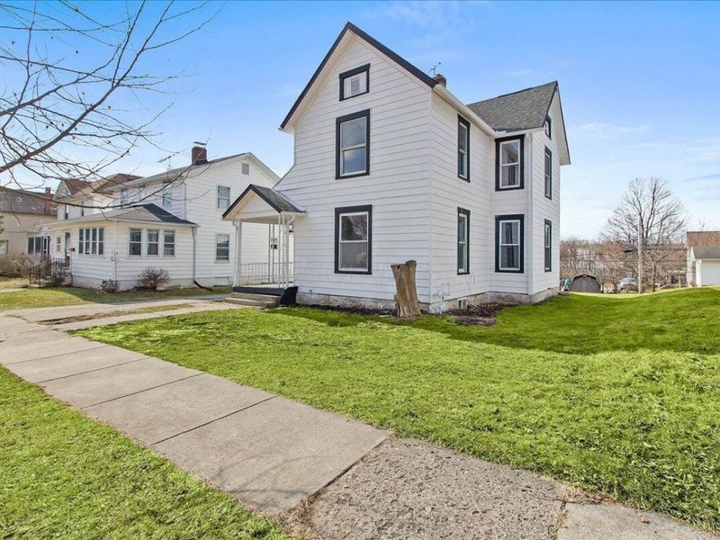 633 N Detroit Street, Bellefontaine, OH 43311 Photo 2