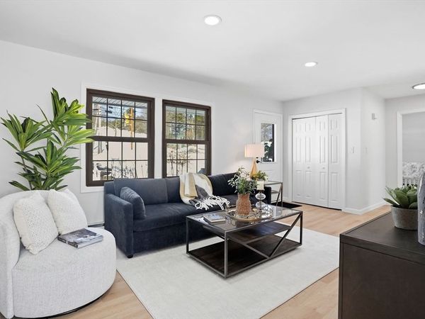 72 Main Street, Upton, MA 01568