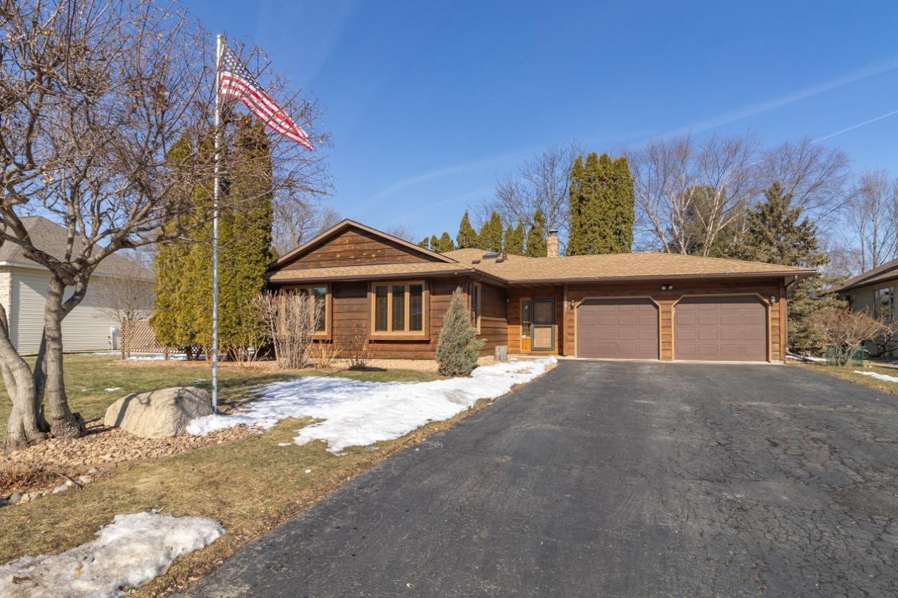 1081 Avanti Drive, Mendota Heights, MN 55118 Main Photo