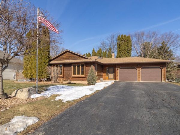 1081 Avanti Drive, Mendota Heights, MN 55118