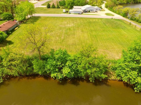 106 Breezy Drive, Thief River Falls, MN 56701