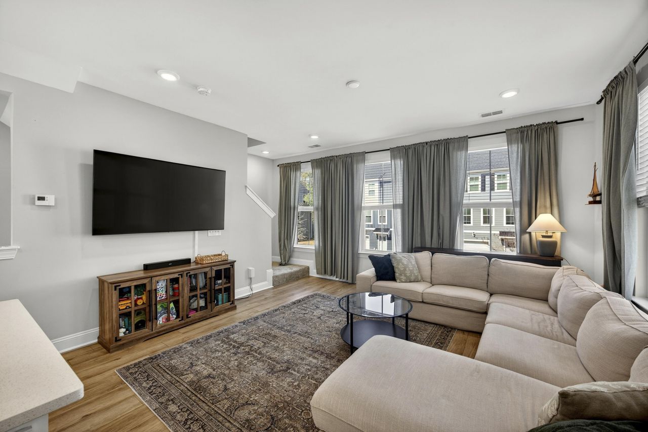 1243 Tice Lane Photo 17