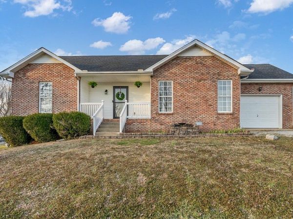 1085 Heatherwood Rd, Pleasant View, TN 37146