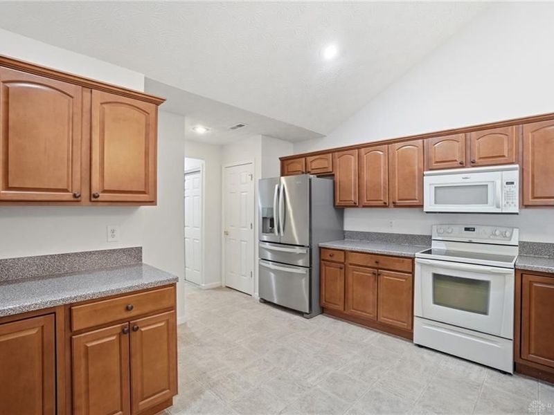 682 Sagamon Drive, Beavercreek, OH 45434 Photo 13