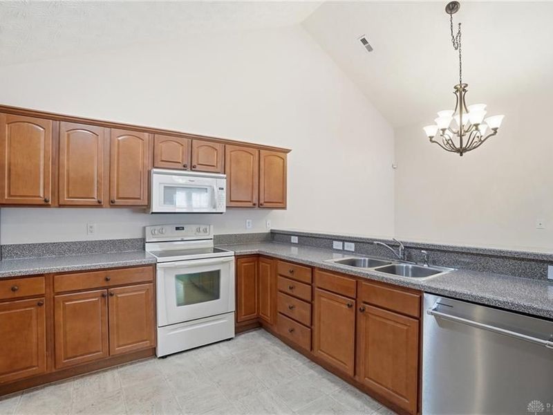 682 Sagamon Drive, Beavercreek, OH 45434 Photo 14