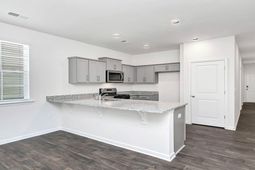 1021 Grand Oaks Drive photo 4