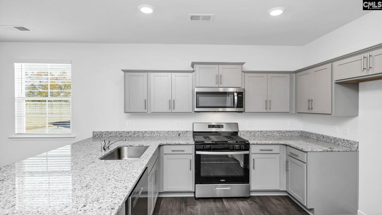 1021 Grand Oaks Drive Photo 5