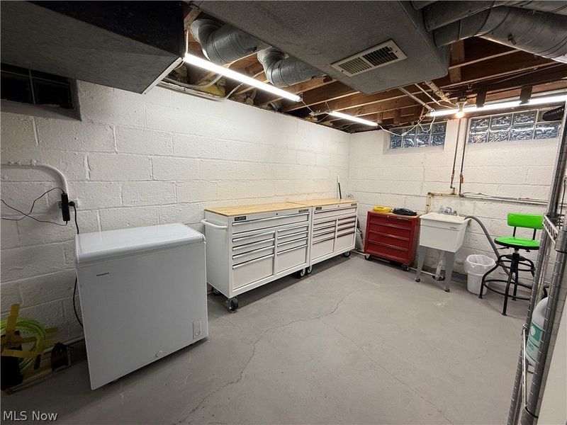 411 E 270th Street, Euclid, OH 44132 Photo 32