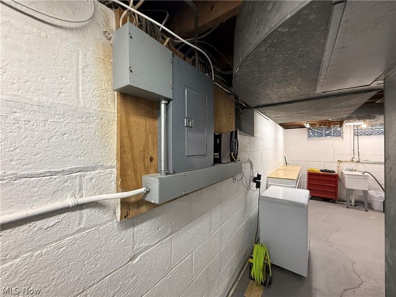 411 E 270th Street, Euclid, OH 44132 Photo 36