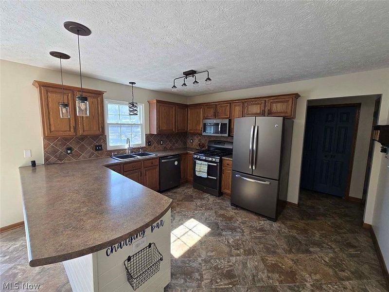 11866 Packets Street NW, Canal Fulton, OH 44614 Photo 2