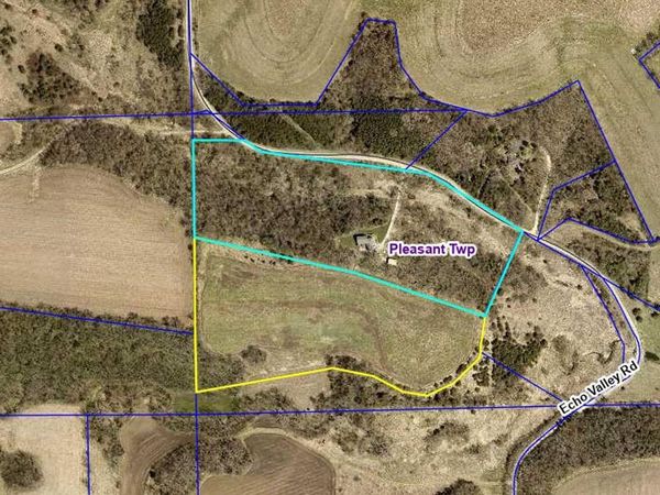 3249 Echo Valley Road, Decorah, IA 52101