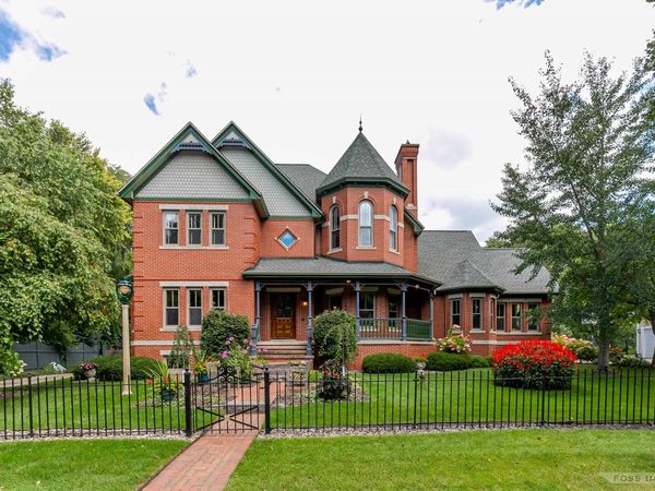 6 Pebble Beach Circle, Madison, WI 53717