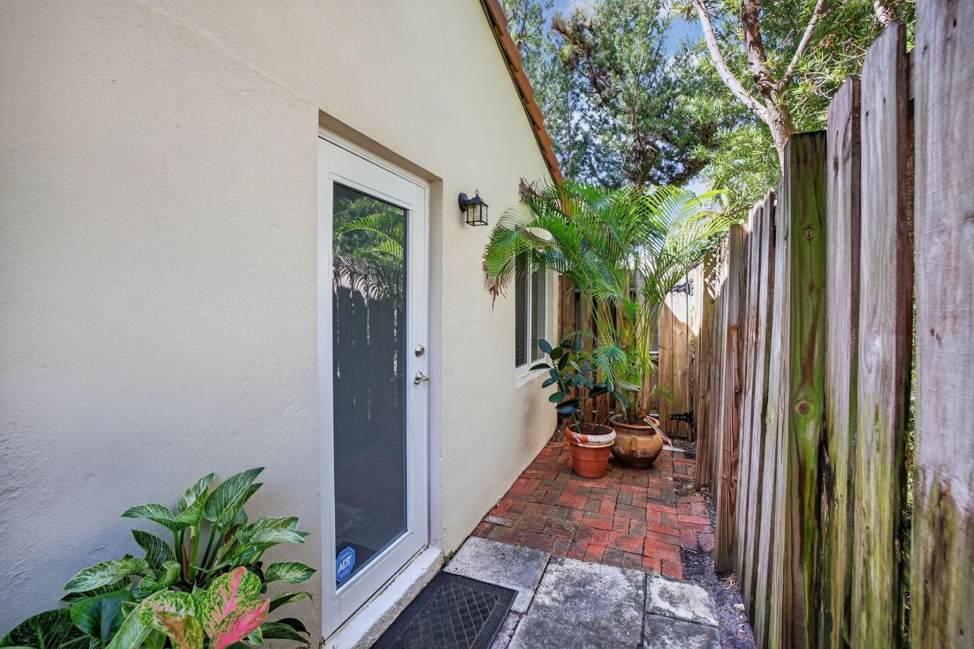 430 NE 8th Avenue, Fort Lauderdale, FL 33301 Photo