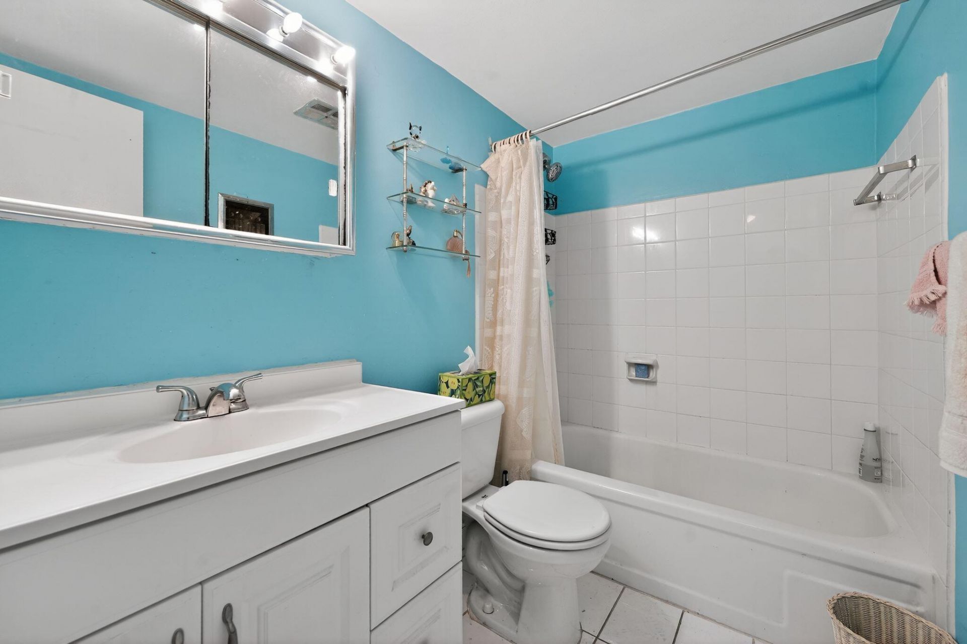 581 Blue Heron Drive, Unit #316-B, Hallandale Beach, FL 33009 Photo