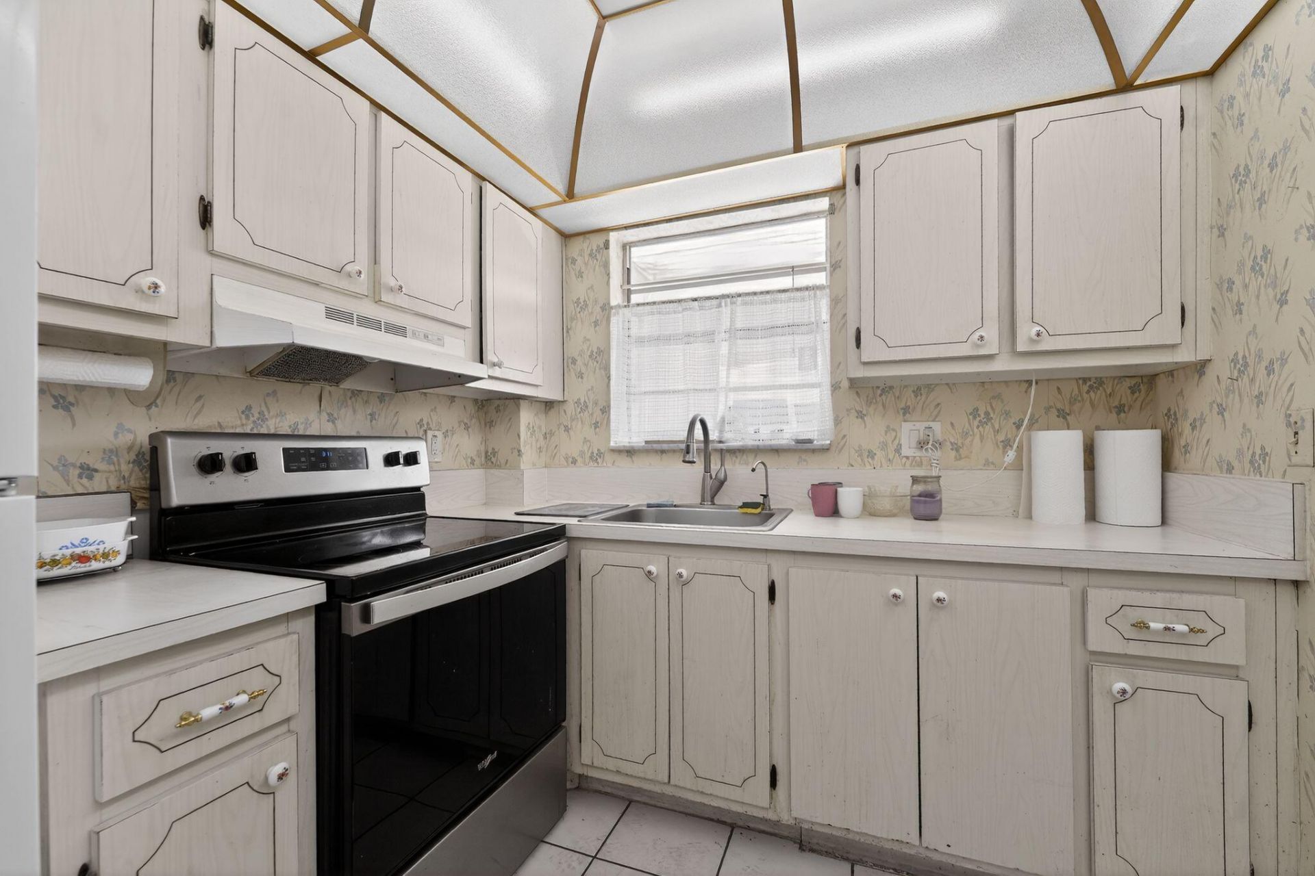 581 Blue Heron Drive, Unit #316-B, Hallandale Beach, FL 33009 Photo