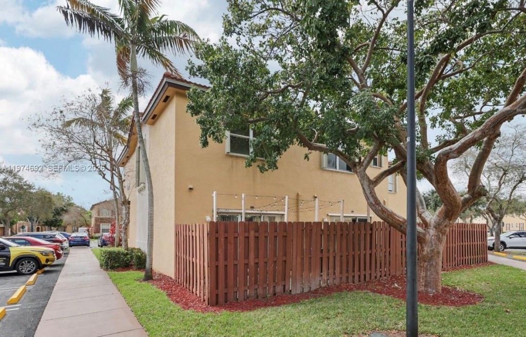 1650 NE 33rd Rd, Unit 112, Homestead, FL 33033 Photo