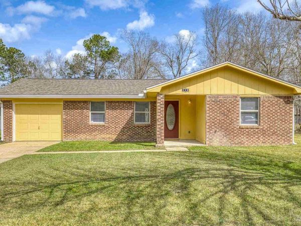 336 Crestfield Cir, Cantonment, FL 32533