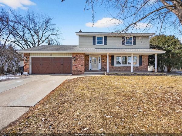 1017 N BAY RIDGE ROAD, Appleton, WI 54915