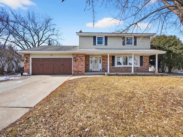 1017 N BAY RIDGE ROAD, Appleton, WI 54915