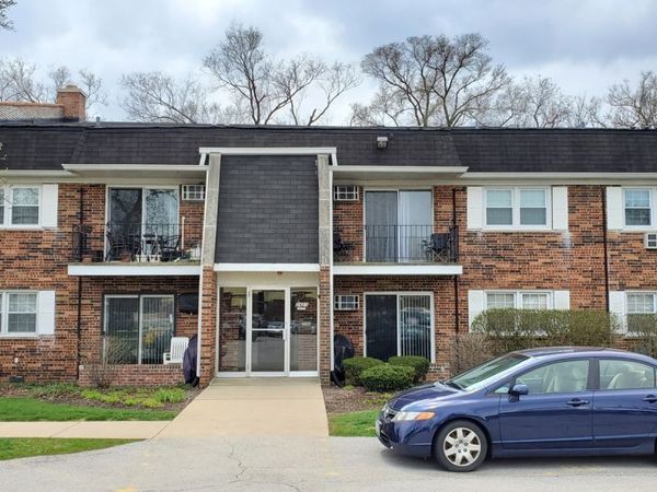 2423 OGDEN Avenue , Unit 9, Downers Grove, IL 60515