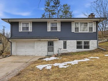 9145 Meredith Avenue, Omaha, NE 68134