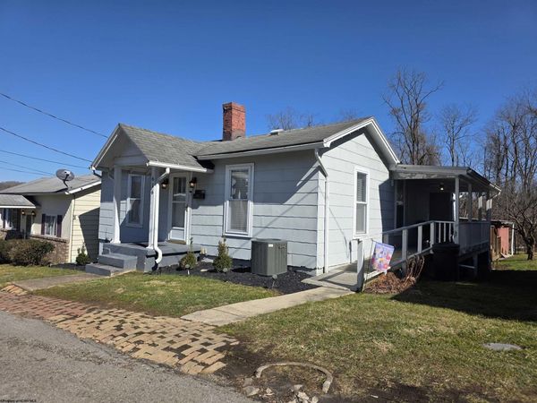 616 Maple Street, Shinnston, WV 26431