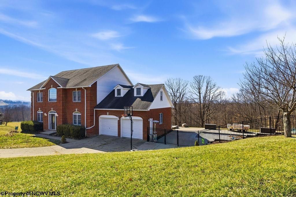 4273 Wexford Way, Bridgeport, WV 26330 Main Photo