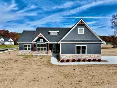 5382 Spring Meadows Way Drive, Fenton Twp, MI 48451