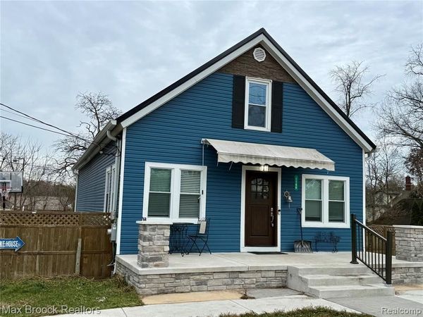 1146 S Long Lake Boulevard, Lake Orion Vlg, MI 48362