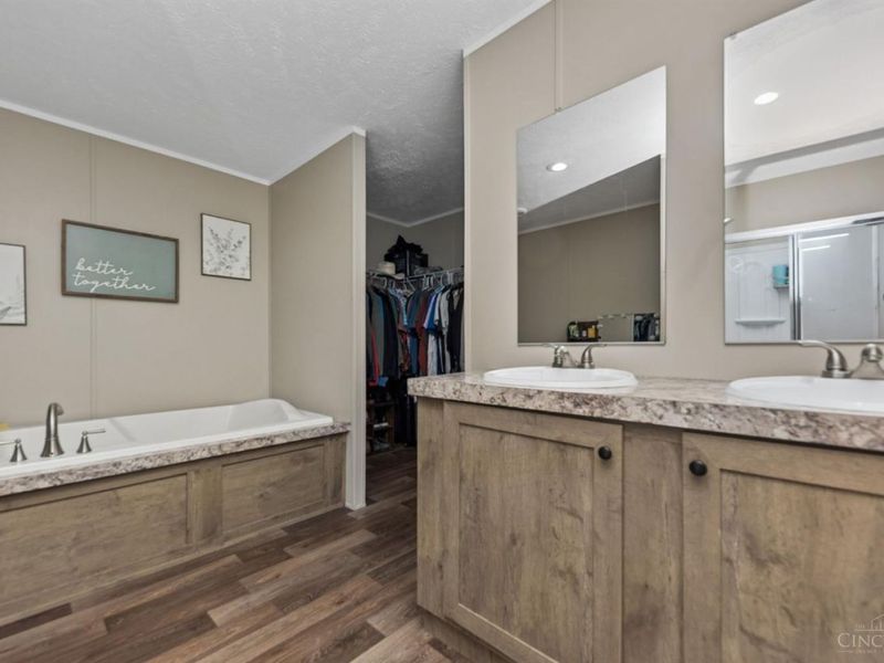 1780 Martinique Drive, Sterling Twp, OH 45154 Photo 32