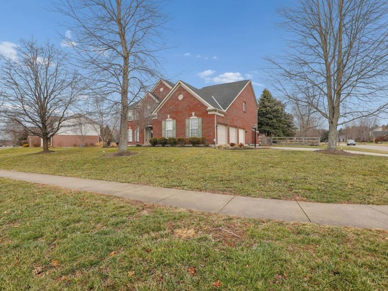 8179 Worcester Drive, Hamilton Twp, OH 45039 Photo 2