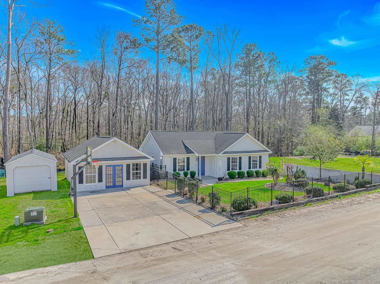 3827 El Duce Pl. Photo 2