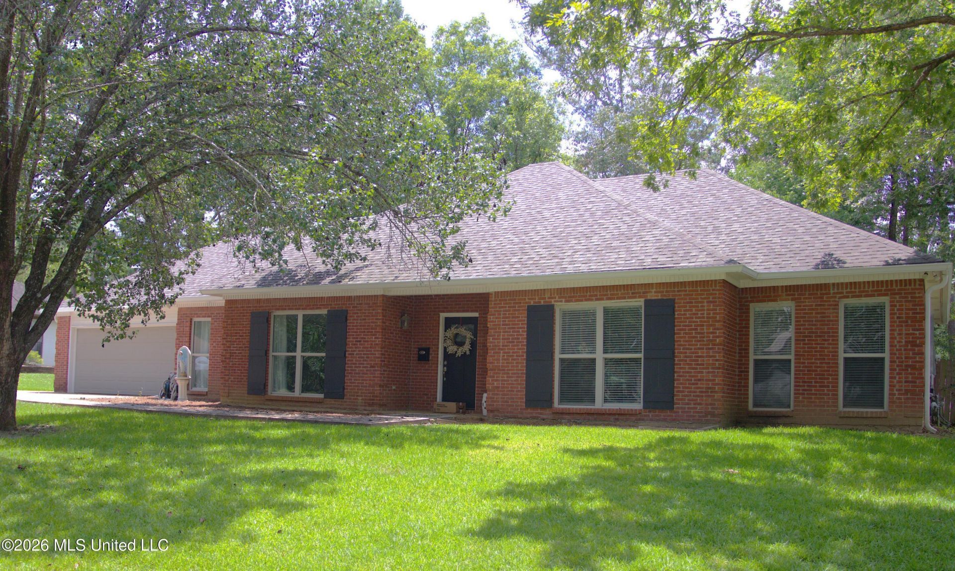209 Pembroke Drive, Brandon, MS 39047 Main Photo