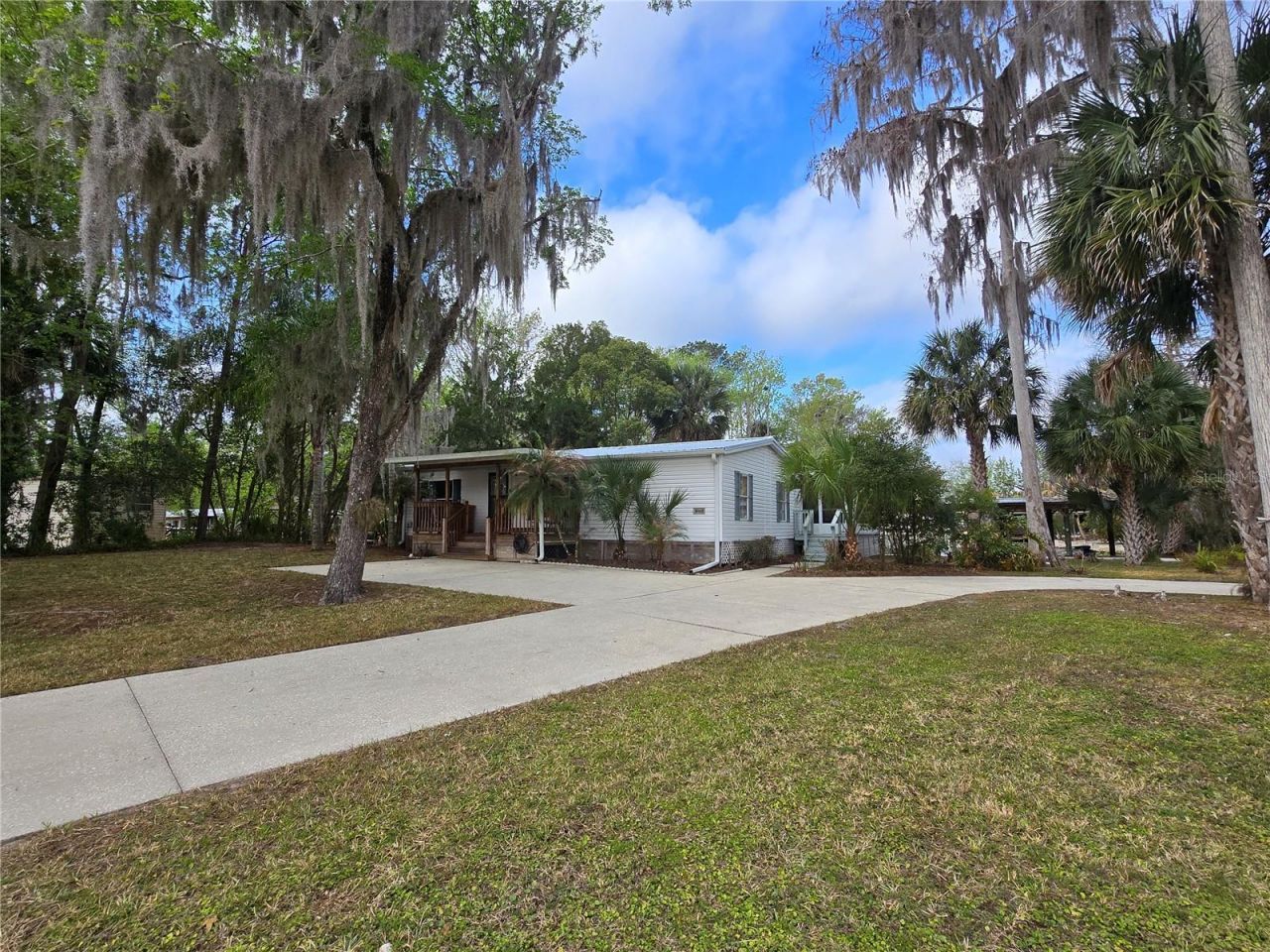 56449 Maple Road, Astor, FL 32102 Photo