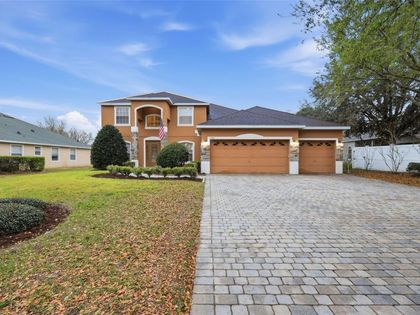 1042 SPINNING WHEEL DRIVE Apopka, FL 32712