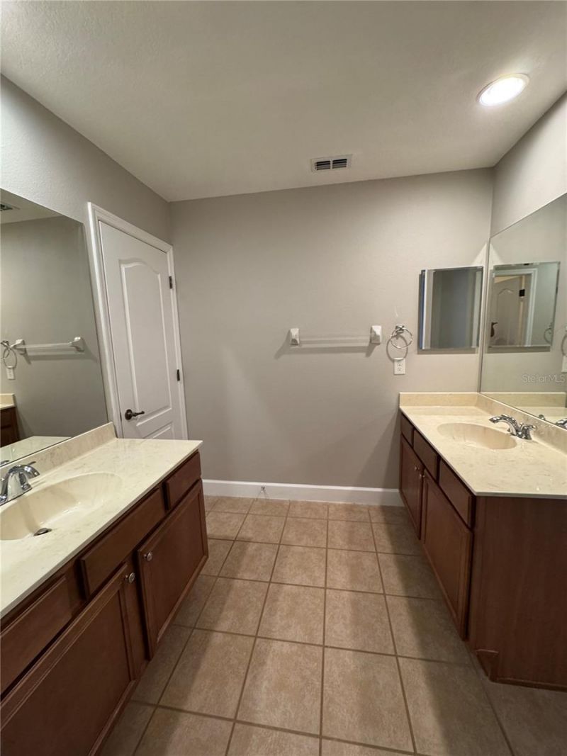 1042 Spinning Wheel Drive, Apopka, FL 32712 Photo