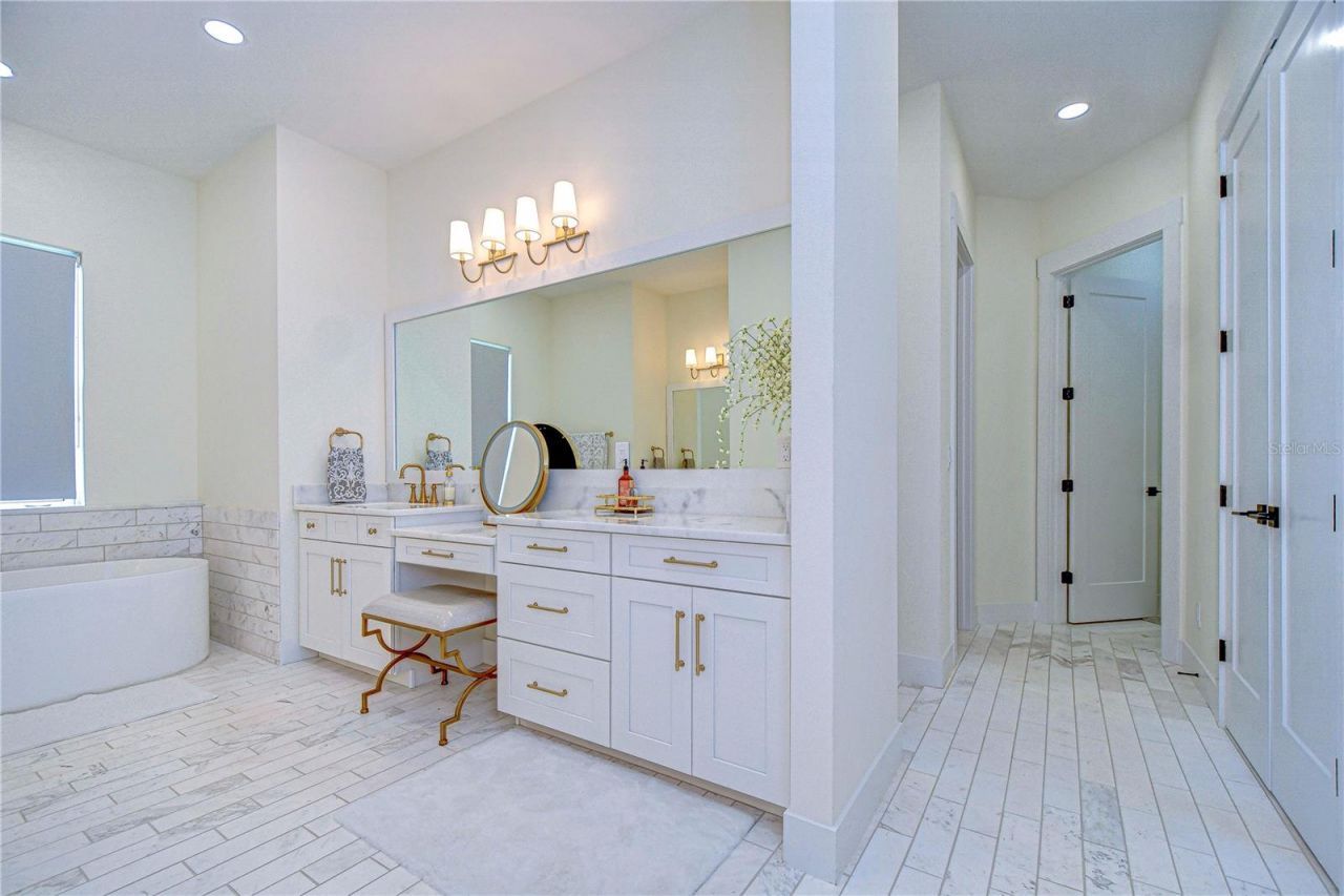 111 Alafia Estates Lane, Lithia, FL 33547 Photo