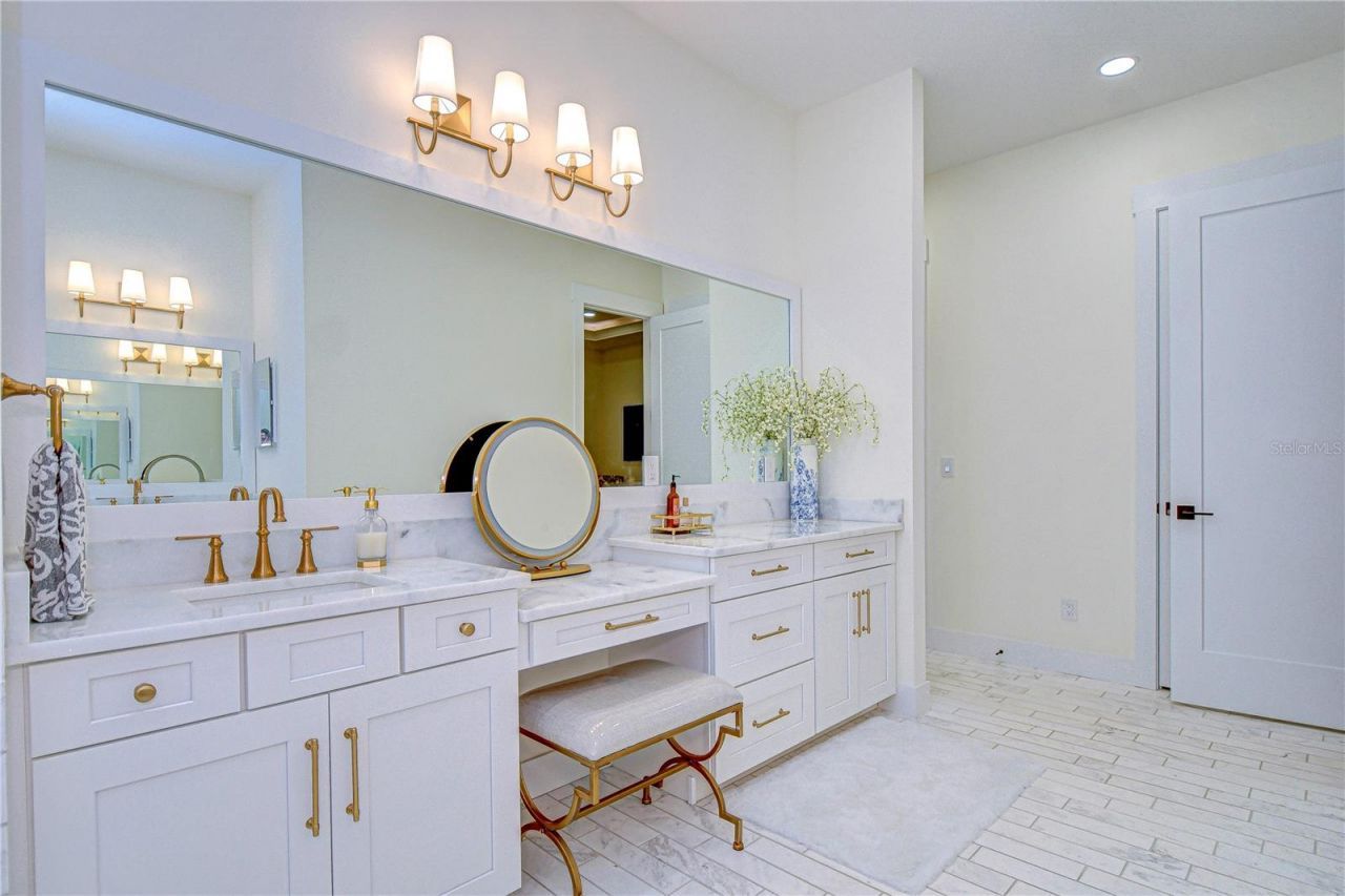 111 Alafia Estates Lane, Lithia, FL 33547 Photo