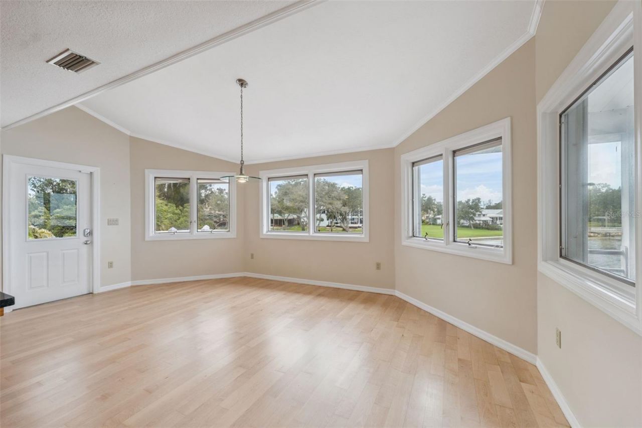 1906 Gulfview Drive, Holiday, FL 34691 Photo