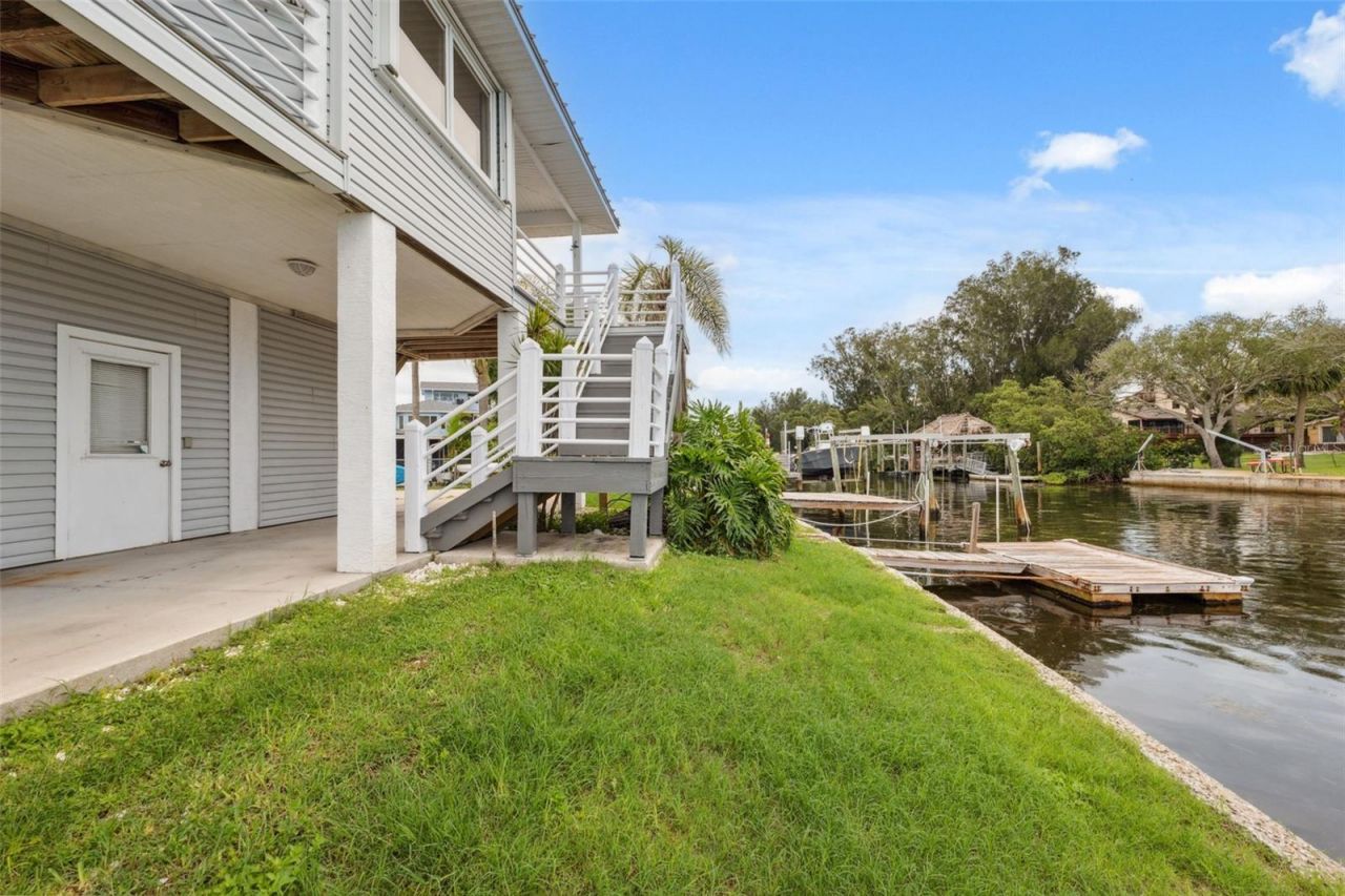 1906 Gulfview Drive, Holiday, FL 34691 Photo