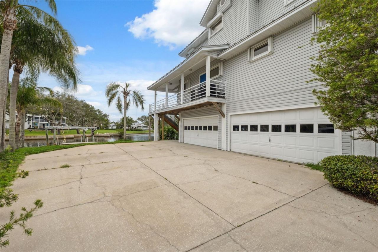 1906 Gulfview Drive, Holiday, FL 34691 Photo