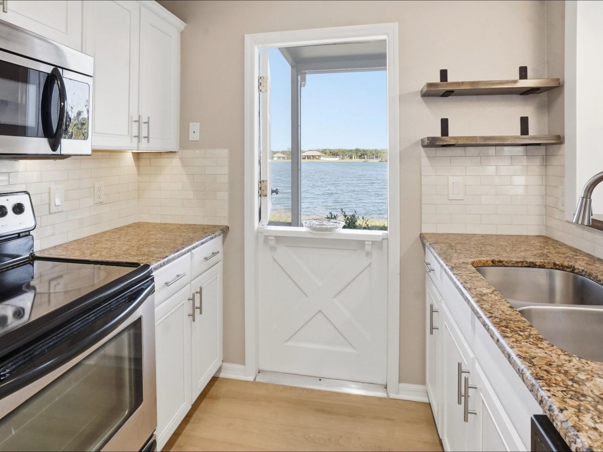 3206 S Lakeview Circle, Unit 1105, Hutchinson Island, FL 34949 Photo