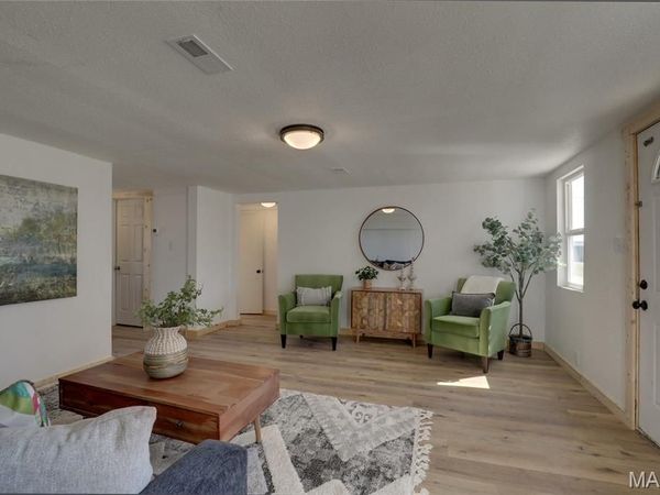 202 Congress Street, La Belle, MO 63447