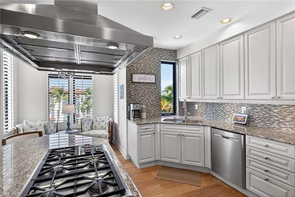 1540 5th Ave S, Unit D305, Naples, FL 34102 Photo