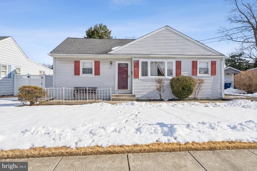 21 Paul Road, Maple Shade, NJ 08052 Main Photo