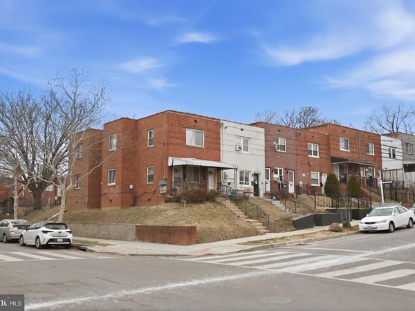 2200 15TH STREET NE, WASHINGTON, DC 20018